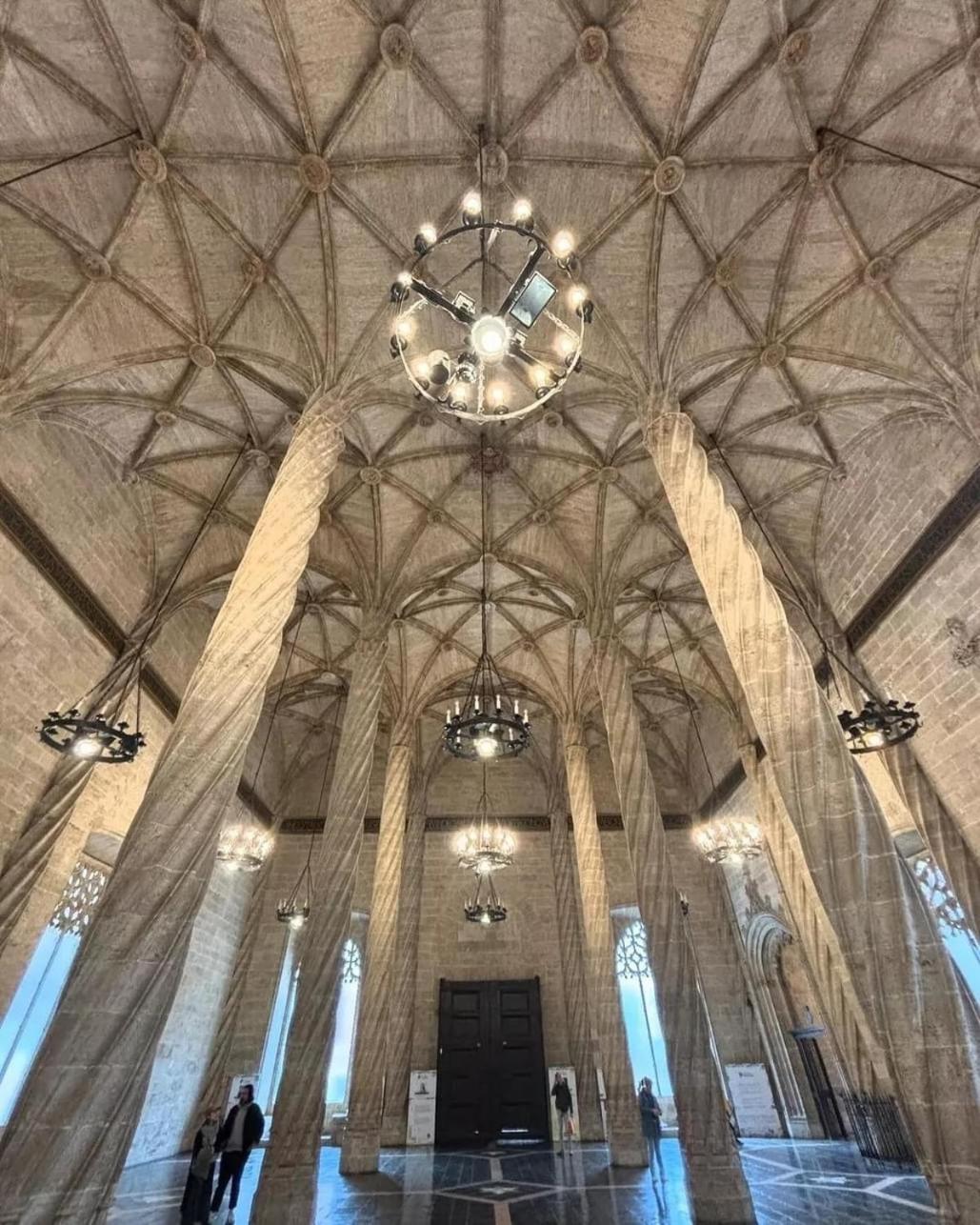 Mirador 1 Del Mercado Central - Habitacion Con Bano Privado En El Centro De La Ciudad Vella Valence Extérieur photo